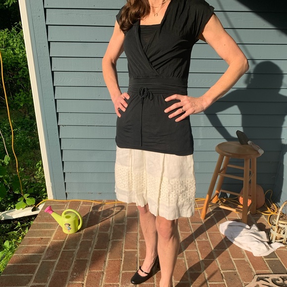 Gorgeous cream- colored linen and lace skirt - Picture 3 of 5